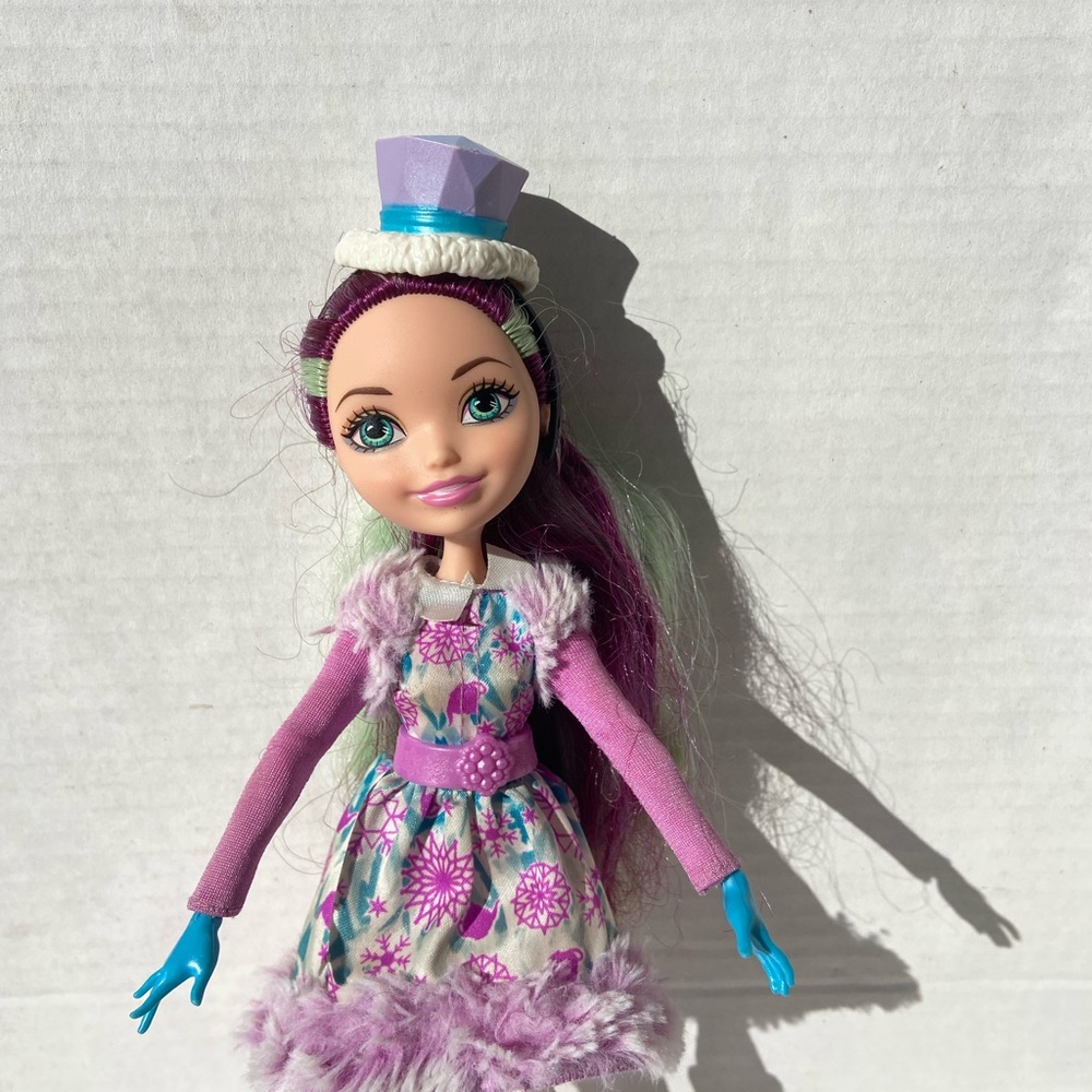 Ever after doll epic winter Madeline hatter with Purple and Pink Outfit - Picture 3 of 4